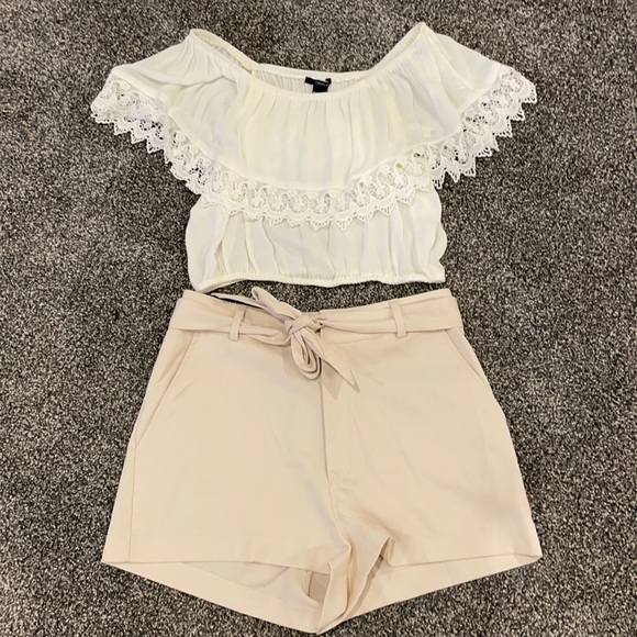 Crop top - Picture 1 of 3